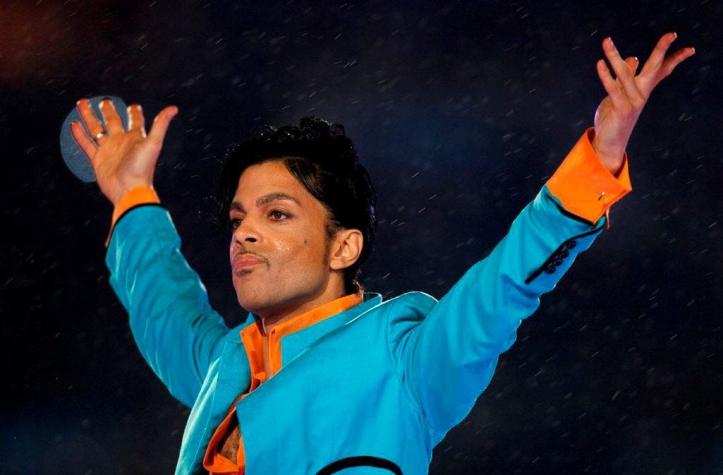 El cantante Prince muere sorpresivamente a los 57 años