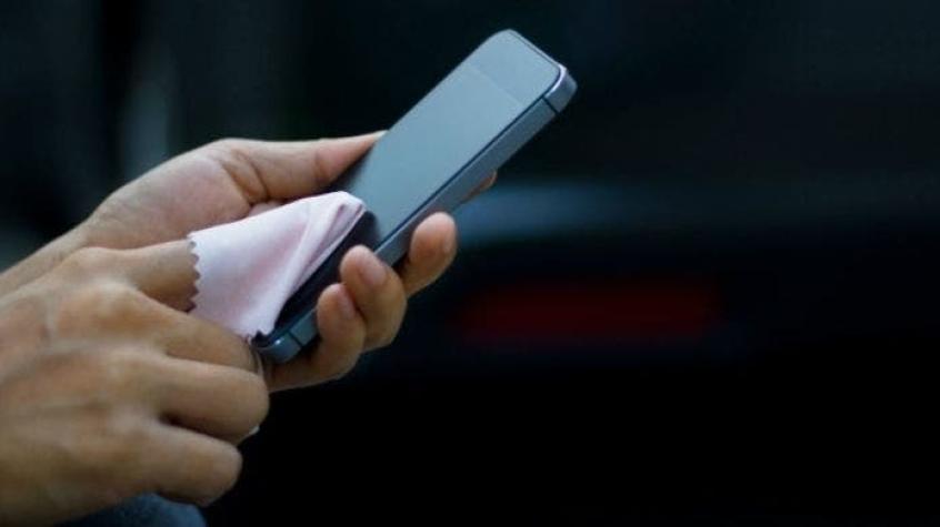 Cómo limpiar la pantalla del celular y otros dispositivos electrónicos sin estropearla