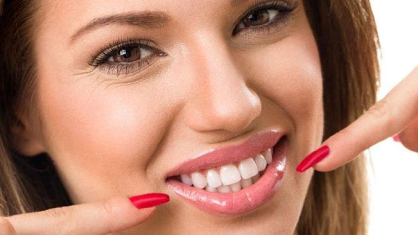 Seis hábitos frecuentes que estropean tus dientes