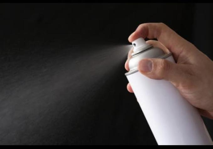 Sernac denuncia a ocho marcas de aerosoles por no cumplir con rotulado exigido