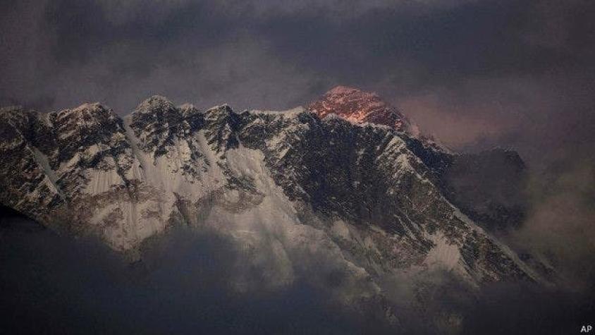 Una alpinista australiana y un holandés mueren en el Everest