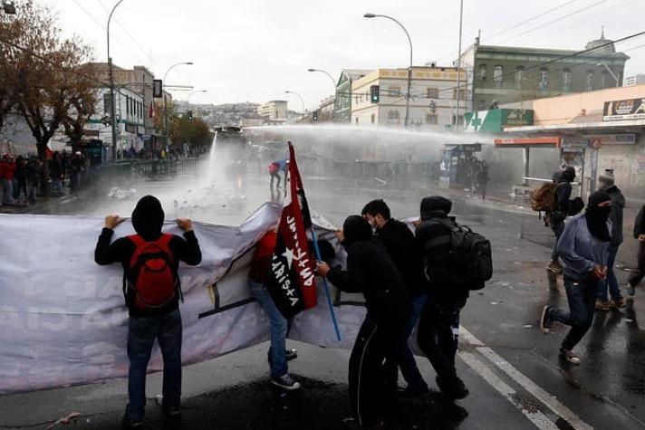 Mayoría de los detenidos por desórdenes son dejados libres y con prohibición de volver a Valparaíso