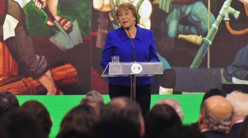 Bachelet realiza Consejo de Gabinete marcado por fallo del TC por reforma laboral