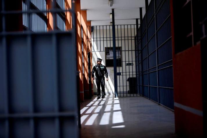 Cadem: 80% cree que liberación condicional de reos provocará más delincuencia