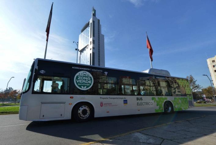 Gratuito, con internet y cargadores: Los detalles del primer bus 100% eléctrico de Chile