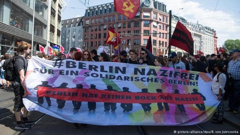 Miles marchan en Berlín contra la ultraderecha