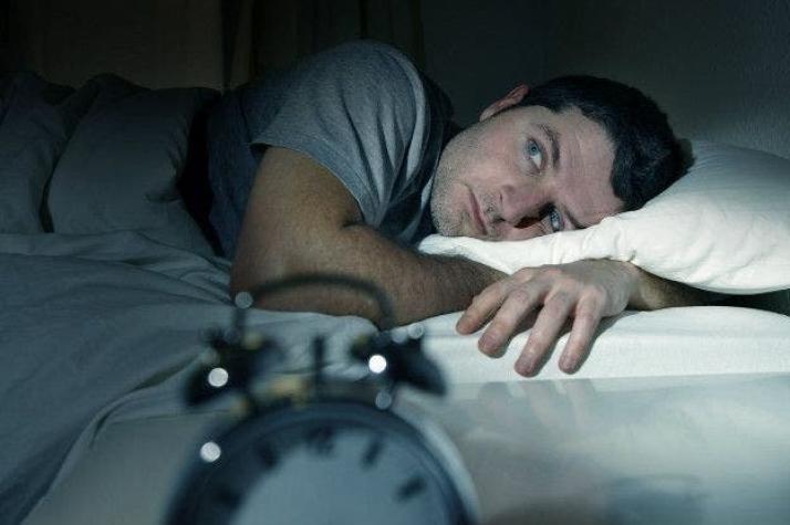 ¿Problemas de sueño? Expertos explican cómo enfrentar el cambio de hora