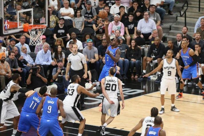 Se complican los Spurs: están a una caída de ser eliminados en semis de la NBA