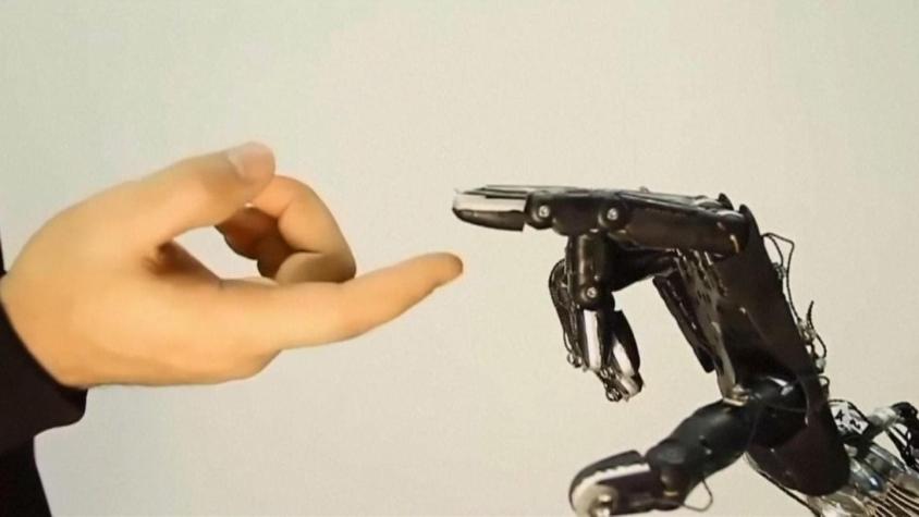 [VIDEO] Crean mano robótica con la capacidad de aprender por sí sola