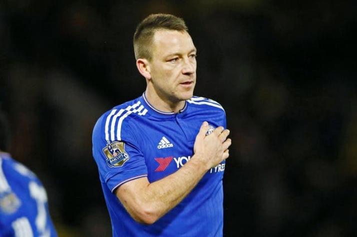 Terry rechazó millonaria oferta de China y se rebajó el sueldo para mantenerse en el Chelsea