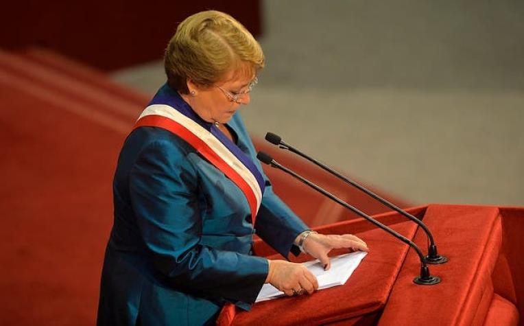 Adimark: aprobación a Bachelet cae al 24% e iguala su mínimo histórico