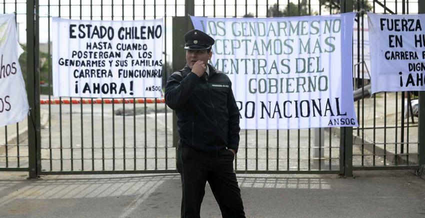 Gendarmería anuncia "medidas drásticas" para evitar interrupción en el servicio por paro