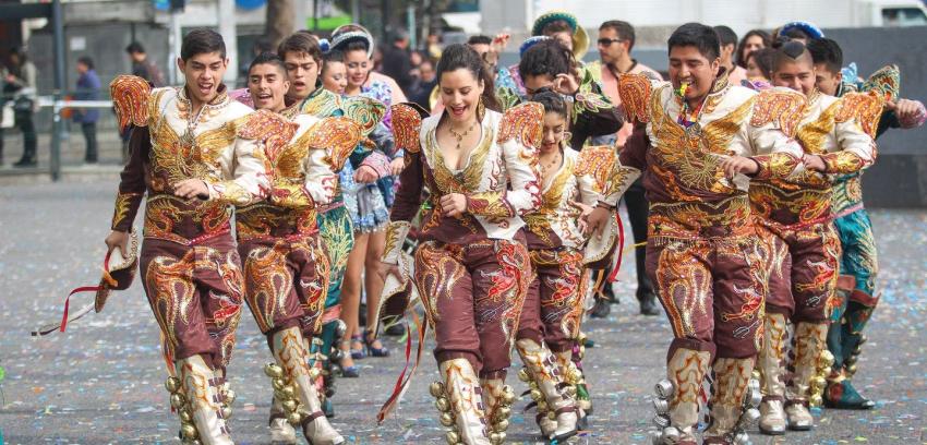 Fijan nueva fecha para el Carnaval de Santiago: Será en el marco del Día del Patrimonio