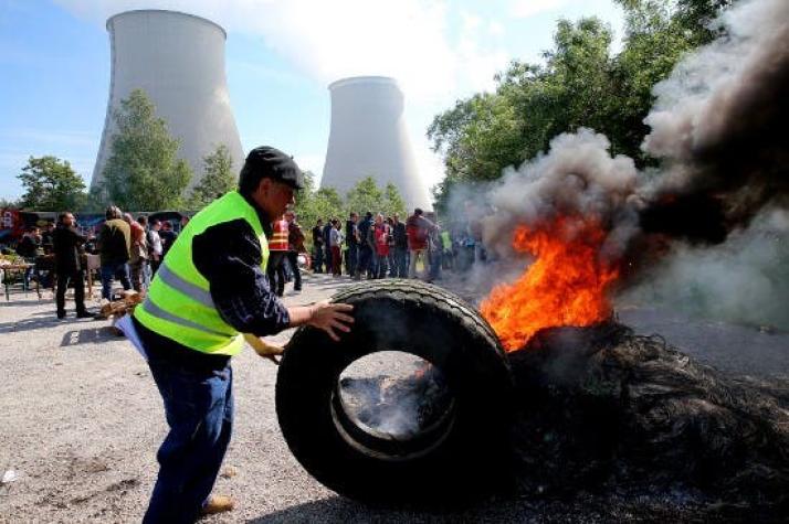 Francia semiparalizada por las huelgas contra la reforma laboral