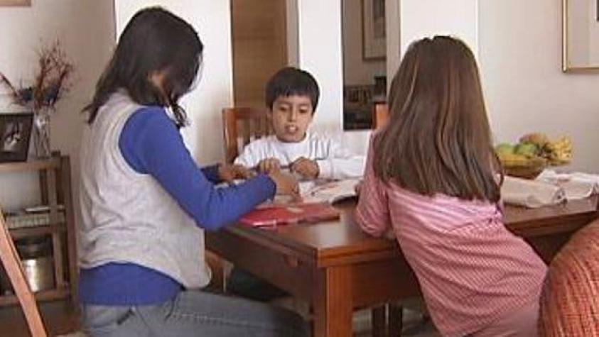 Diputados UDI proponen restringir tareas escolares enviadas para realizar en los hogares