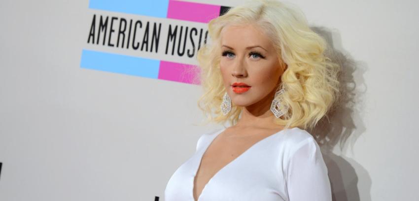 ¡Adios rubio! El impresionante cambio de look de Christina Aguilera