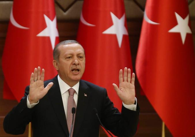 Presidente turco promulga reforma que suprime inmunidad parlamentaria