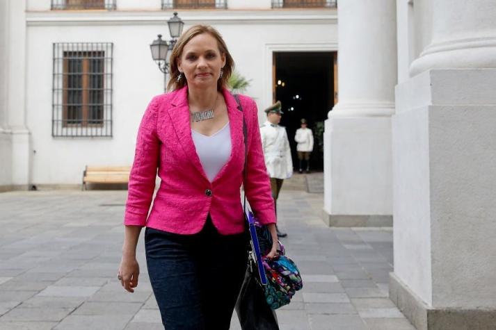Carolina Goic dice que salida de Burgos no es por "una situación política"
