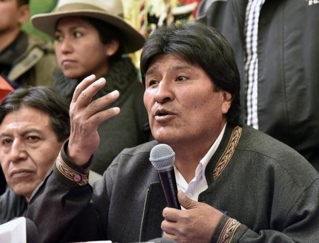 Evo Morales oficializa pedido a la FIFA para organizar un Mundial femenino