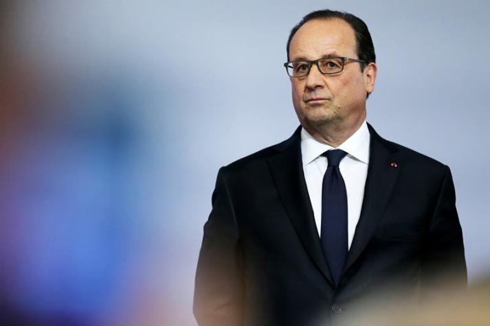 Hollande atribuye a "acción terrorista" asesinato de policía francés y su pareja