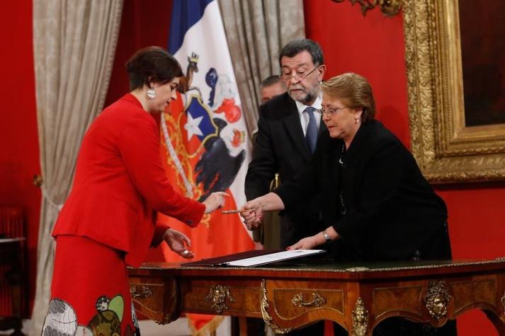 Claudia Pascual asume como la primera ministra de la Mujer y Equidad de Género