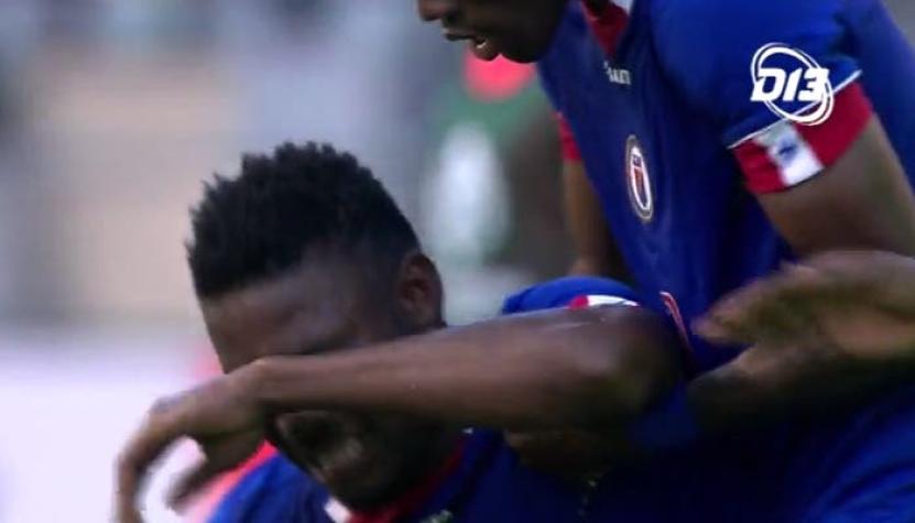 [VIDEO] El desconsolado llanto del jugador de Haití tras perderse el empate ante Perú