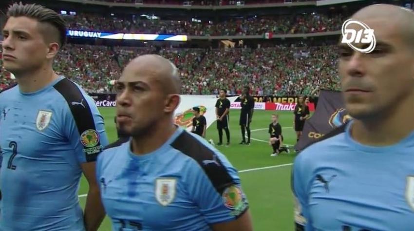 [VIDEO] Bochorno en la Copa: Utilizan por error himno de Chile en vez que el de Uruguay