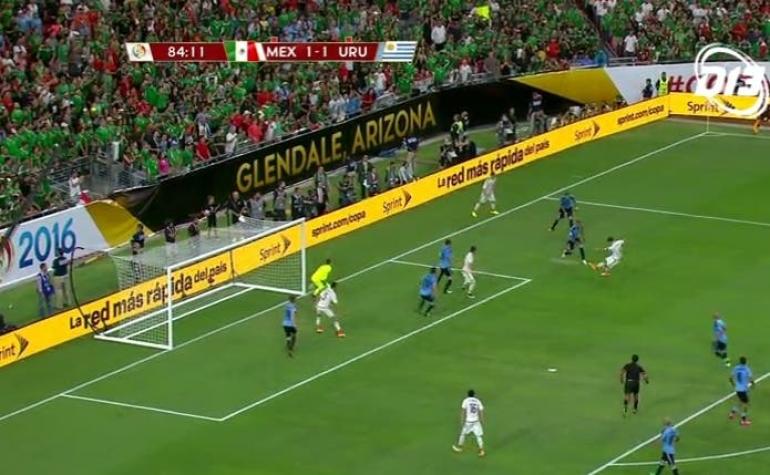 [VIDEO] Un zaguero histórico marca el 2-1 de México ante Uruguay en Copa América Centenario