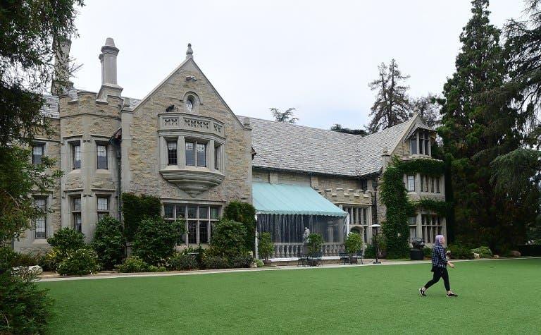 Hugh Hefner vende la mítica mansión Playboy