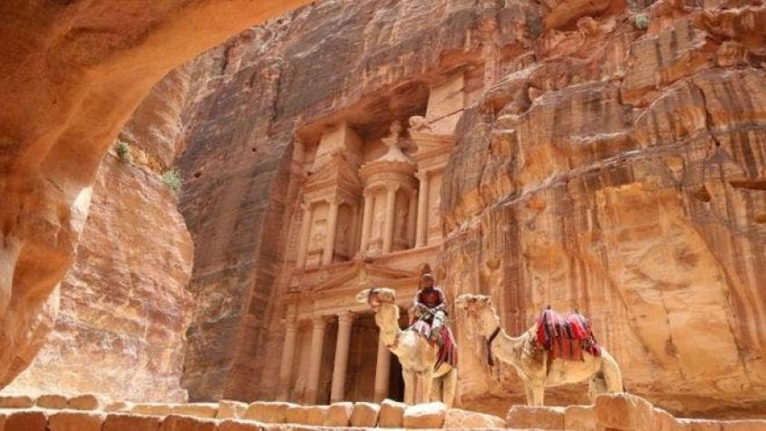 El colosal monumento escondido "a simple vista" en la antigua ciudad de Petra
