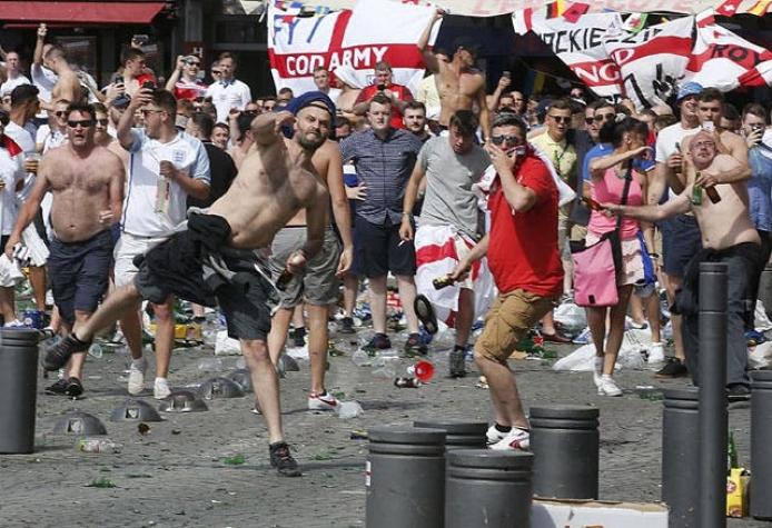 Los violentos incidentes en Marsella previos al duelo entre Inglaterra y Rusia por la Euro