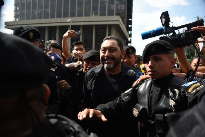 Capturan a dos ex ministros por corrupción en Guatemala
