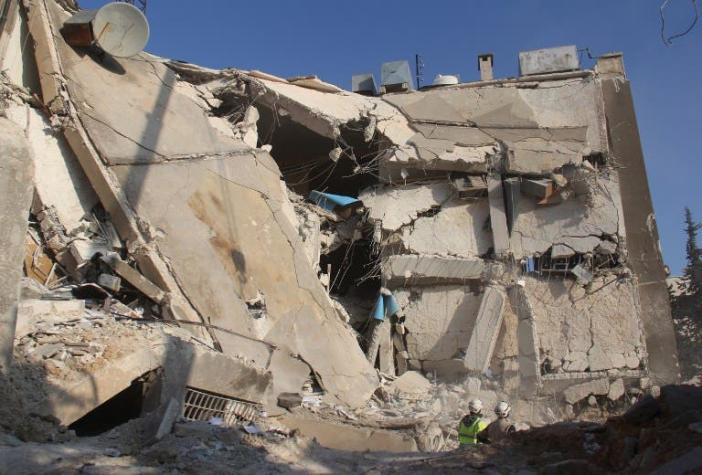 Bombardeos matan a más de 20 civiles en mercado de ciudad siria de Idleb