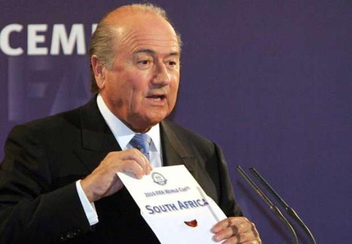 Blatter y el mito de las bolillas frías o calientes de los sorteos: “A nivel europeo eso sucedió”