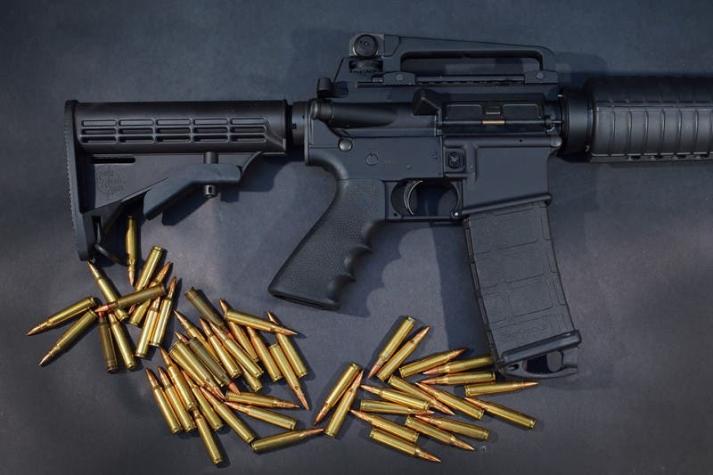 Periódico demuestra que en sólo 7 minutos se puede comprar un rifle AR-15 en EEUU