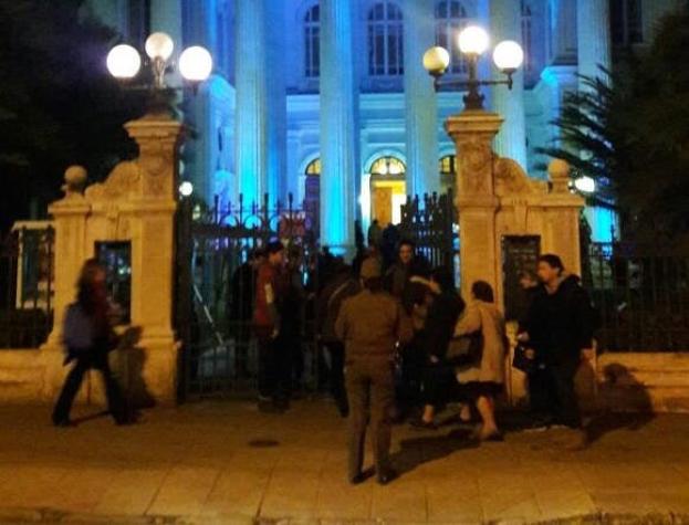 Seis detenidos tras irrupción de estudiantes en el ex Congreso de Santiago