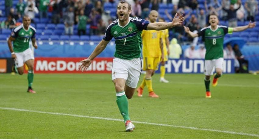 Irlanda del Norte vence a Ucrania y celebra su primera victoria en una Eurocopa