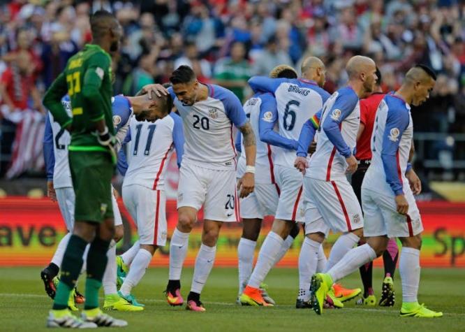 Estados Unidos sorprende a Ecuador y clasifica a semis de Copa Centenario