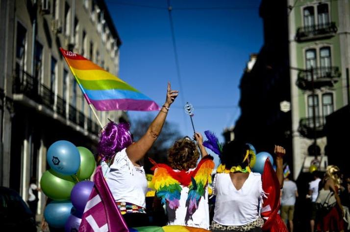 Varios países europeos celebran marcha del Orgullo Gay en homenaje a víctimas de Orlando