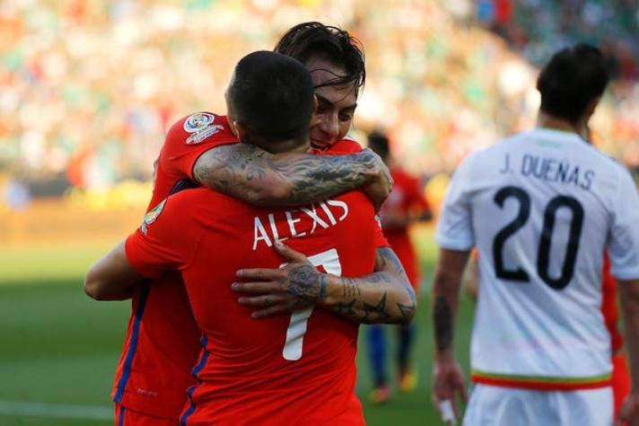 [VIDEO] Alexis Sánchez establece el 3-0 de Chile ante México en Copa Centenario