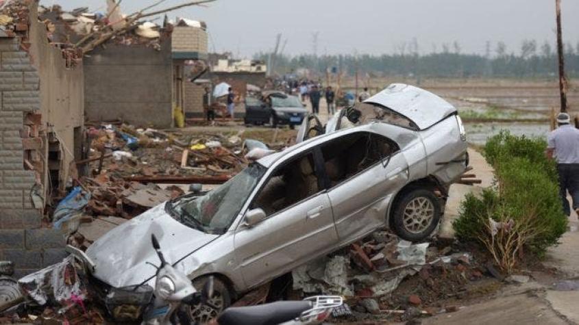 Tornado y granizada causan 98 muertos en China