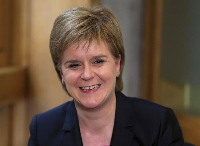 Escocia afirma que segundo referéndum de independencia "está sobre la mesa"