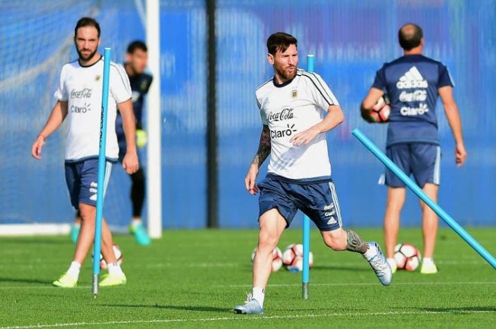 Con Messi a la cabeza: Así formaría Argentina para la final ante "La Roja"
