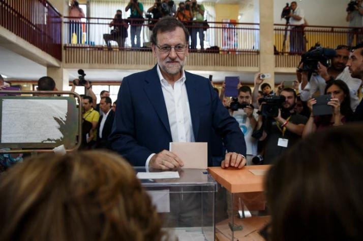 Con 54% de los votos escrutados el PP encabeza las legislativas en España seguido por el PSOE