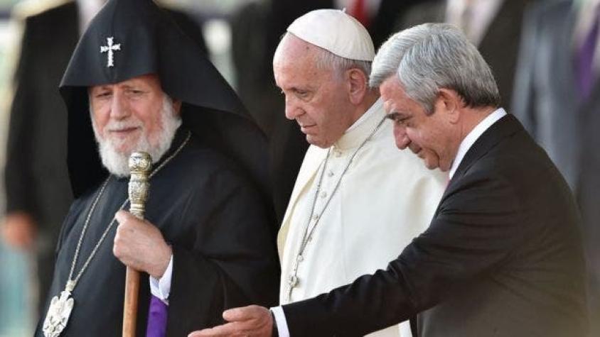 El papa justifica el uso del término "genocidio" en su visita a Armenia