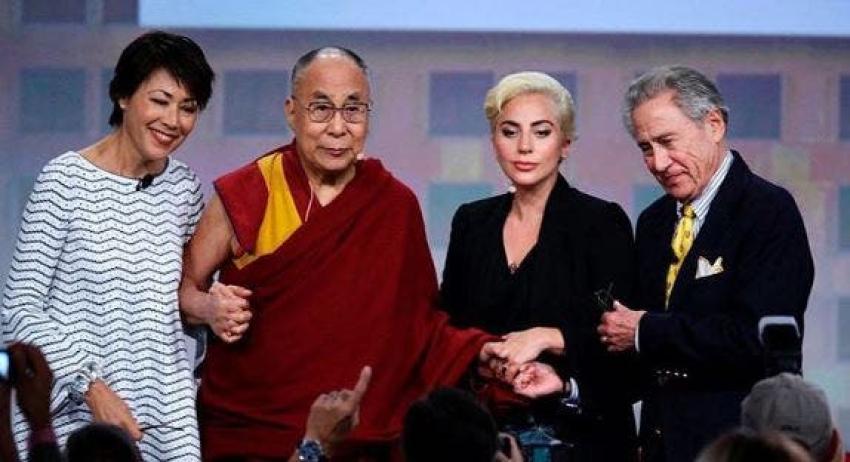 El encuentro del Dalai Lama y Lady Gaga irrita a sus fans chinos