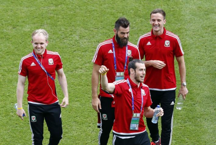 [VIDEO] La eufórica reacción de jugadores de Gales tras eliminación de Inglaterra