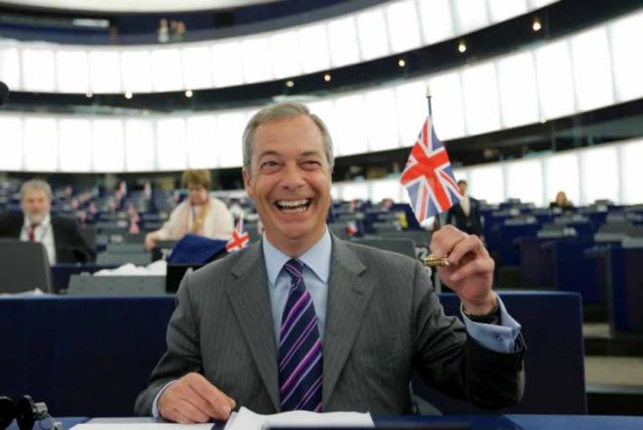 El impulsor del Brexit dimite como líder del partido eurófobo UKIP