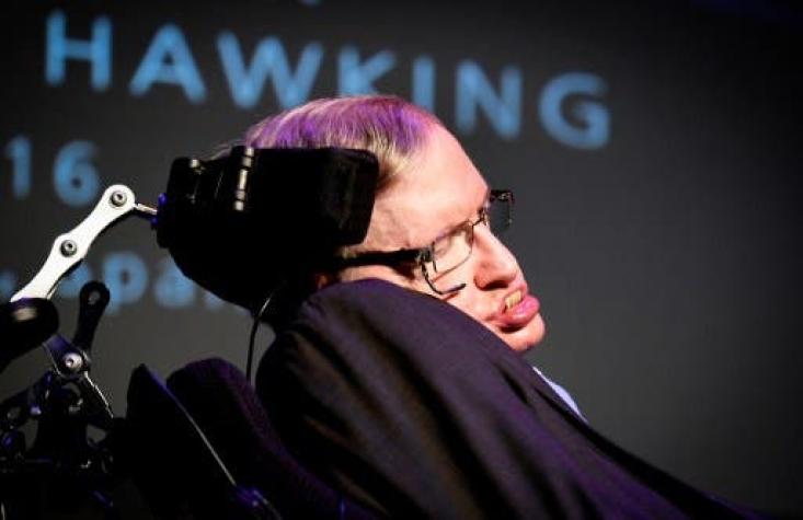 Detienen a mujer que amenazó de muerte a Stephen Hawking