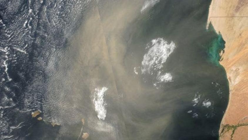 La gran nube de polvo y arena del Sahara que llega al continente americano